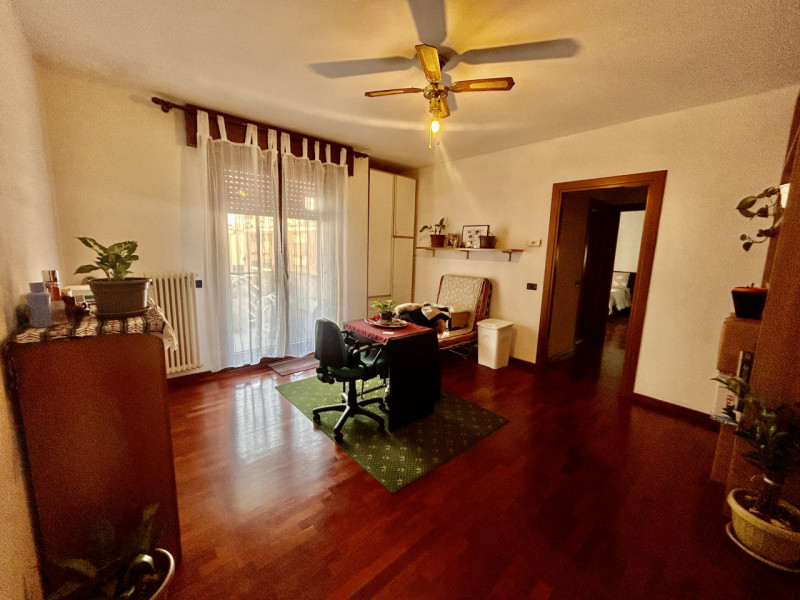 Padova zona Padova 2000 Nicoletta Dardilli di AD Casa Padova propone in vendita luminoso e spazio...