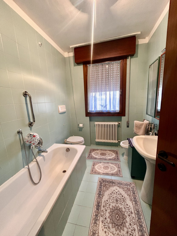 Padova zona Padova 2000 Nicoletta Dardilli di AD Casa Padova propone in vendita luminoso e spazio...