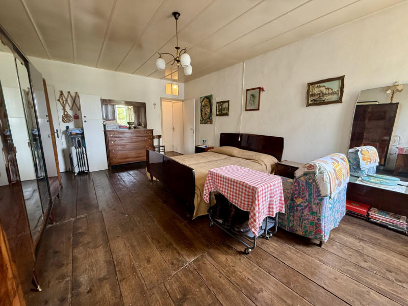 COMPOSIZIONE:
abitazione singola sviluppata su più livelli, al piano terra si trova atrio d'ingre...