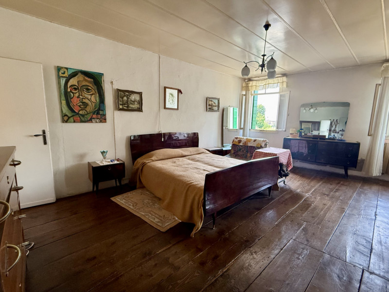 COMPOSIZIONE:
abitazione singola sviluppata su più livelli, al piano terra si trova atrio d'ingre...