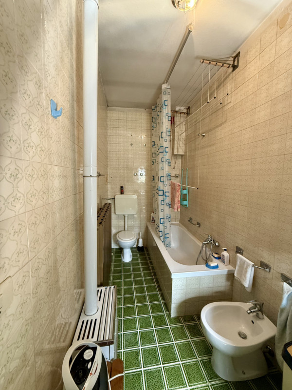 COMPOSIZIONE:
abitazione singola sviluppata su più livelli, al piano terra si trova atrio d'ingre...