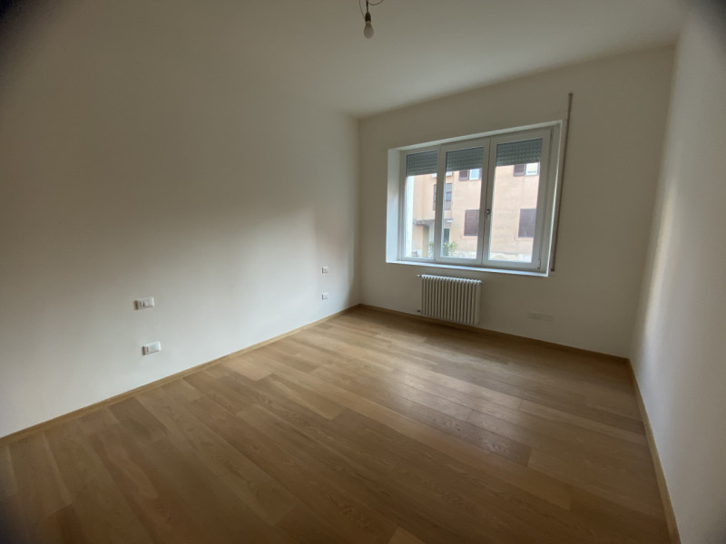 Nel cuore di Vicenza, nella ricercata zona -Stadio, proponiamo in vendita un esclusivo appartamen...