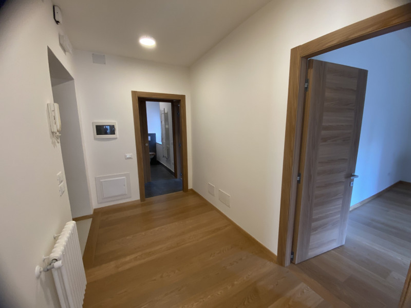 Nel cuore di Vicenza, nella ricercata zona -Stadio, proponiamo in vendita un esclusivo appartamen...