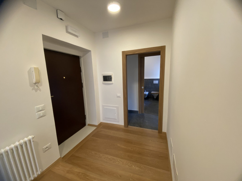 Nel cuore di Vicenza, nella ricercata zona -Stadio, proponiamo in vendita un esclusivo appartamen...