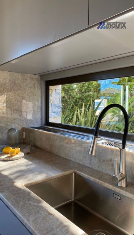 Bifamiliare Ponte San Nicolò €. 385.000  Nuova Classe A4 giardino mq. 200.

Bifamiliare di prossi...