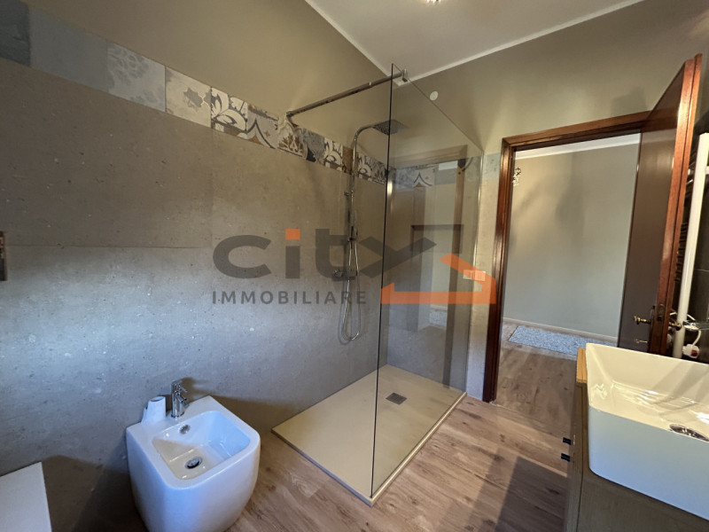 Nel quartiere residenziale di Fellette, comodo a tutti i principali servizi, proponiamo in vendit...