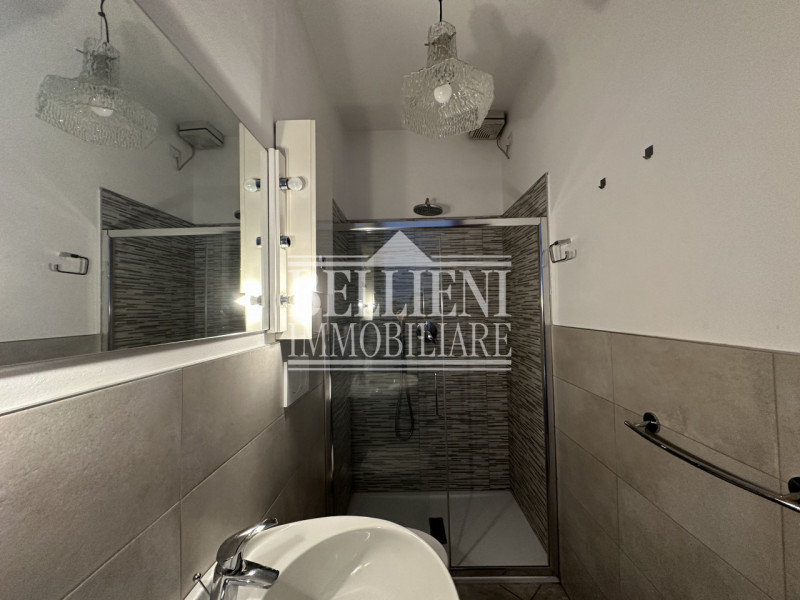 VICENZA OVEST: nel raccordo esterno della città proponiamo in locazione un ampio appartamento di ...