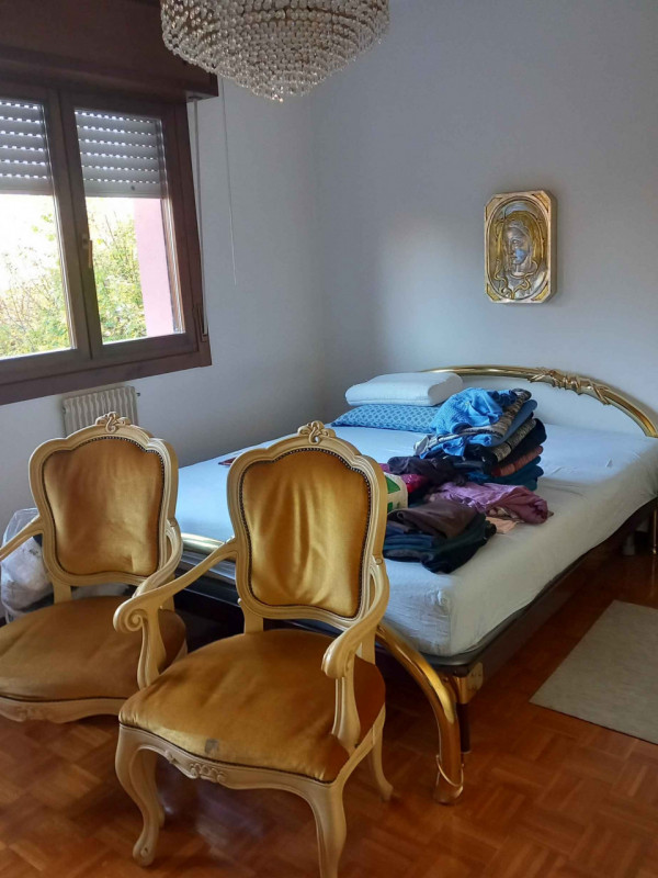 PADOVA, in zona TORRE, al secondo piano di una palazzina dotata di ascensore, APPARTAMENTO dalle ...