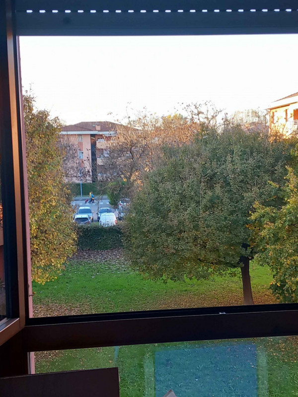 PADOVA, in zona TORRE, al secondo piano di una palazzina dotata di ascensore, APPARTAMENTO dalle ...