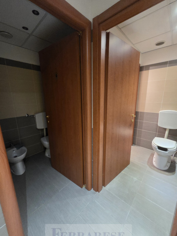 PADOVA, ZONA INDUSTRIALE EST - Proponiamo in locazione un UFFICIO di circa 260 Mq., situato al se...