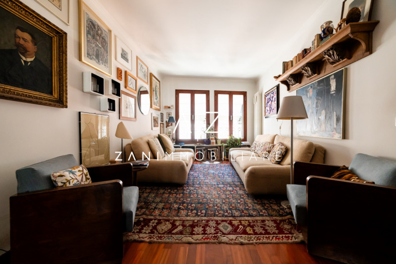 Nel pieno centro storico di Castelfranco Veneto, proponiamo in vendita un esclusivo e prestigioso...