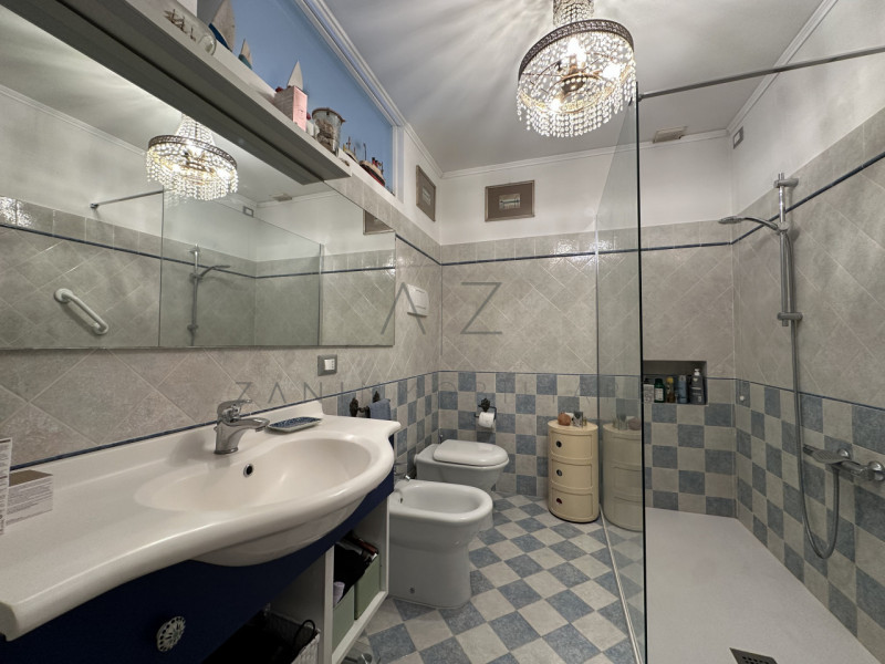 Nel pieno centro storico di Castelfranco Veneto, proponiamo in vendita un esclusivo e prestigioso...