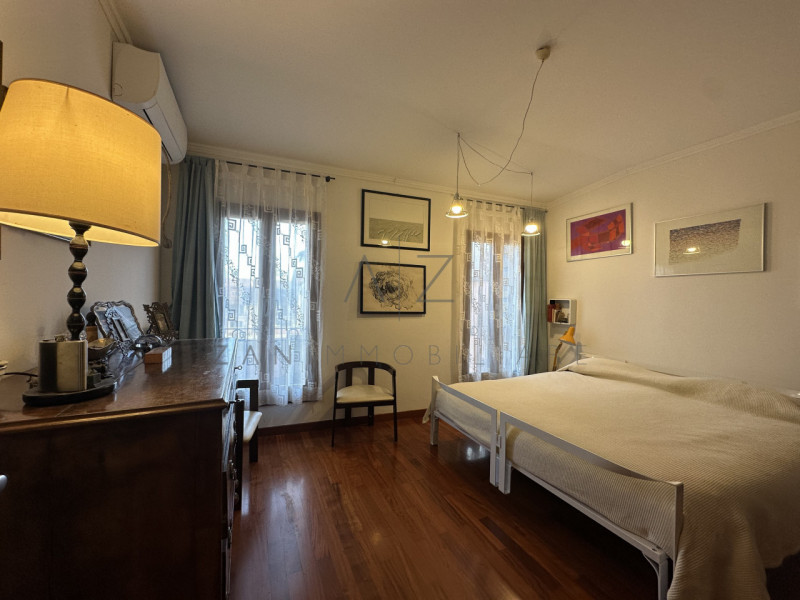 Nel pieno centro storico di Castelfranco Veneto, proponiamo in vendita un esclusivo e prestigioso...