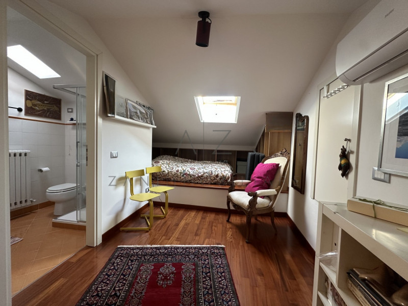 Nel pieno centro storico di Castelfranco Veneto, proponiamo in vendita un esclusivo e prestigioso...