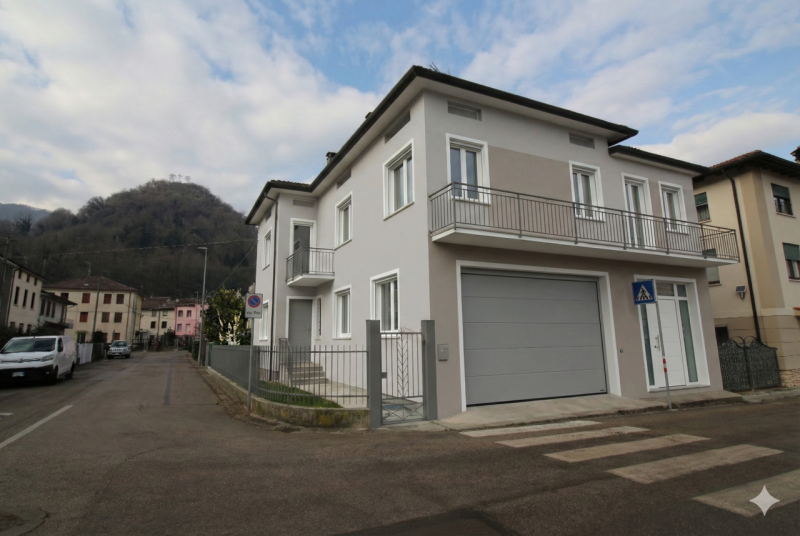 Torrebelvicino

Sei alla ricerca di un’ abitazione indipendente ai piedi delle Prealpi Vicentine?...