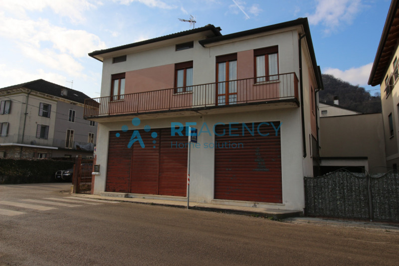 Torrebelvicino

Sei alla ricerca di un’ abitazione indipendente ai piedi delle Prealpi Vicentine?...