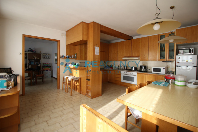 Torrebelvicino

Sei alla ricerca di un’ abitazione indipendente ai piedi delle Prealpi Vicentine?...