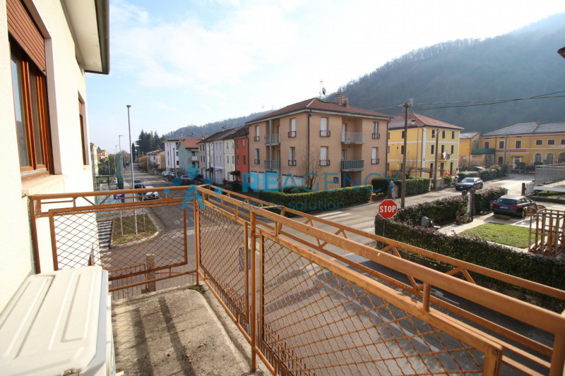 Torrebelvicino

Sei alla ricerca di un’ abitazione indipendente ai piedi delle Prealpi Vicentine?...