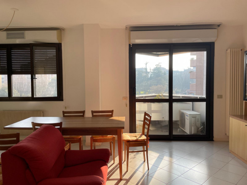 Grazioso bilocale situato nel cuore della zona Banche, a pochi passi da tutti i principali serviz...