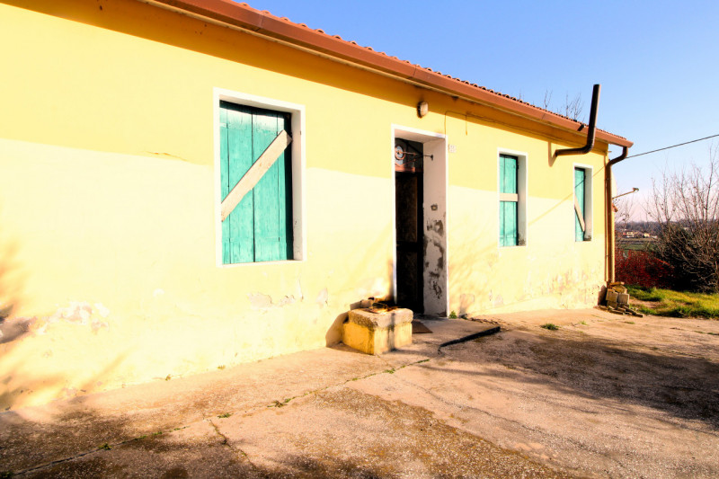 MONSELICE: in vendita, in esclusiva nella suggestiva zona di Solana, proponiamo casa singola indi...