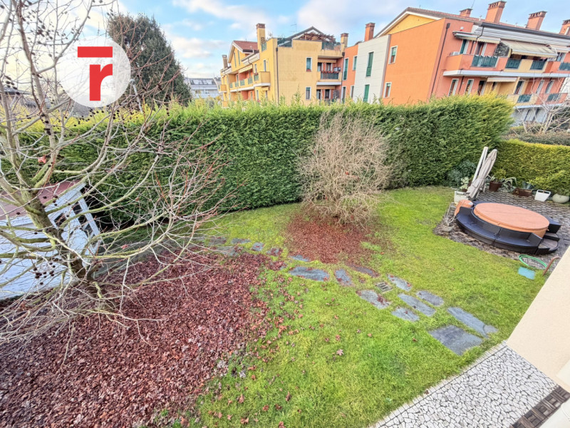 Noventa Padovana - A due passi da Padova, zona Camin e strategico a tangenziali, autostrade e zon...