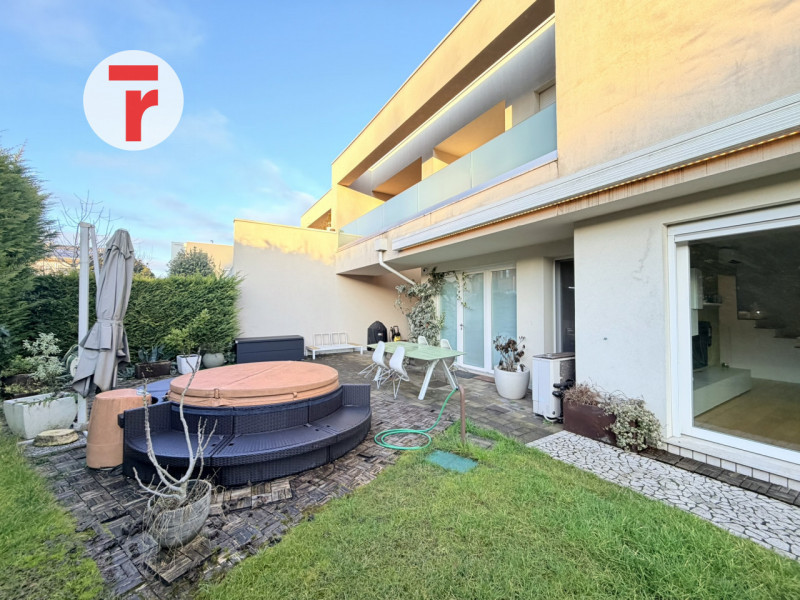 Noventa Padovana - A due passi da Padova, zona Camin e strategico a tangenziali, autostrade e zon...