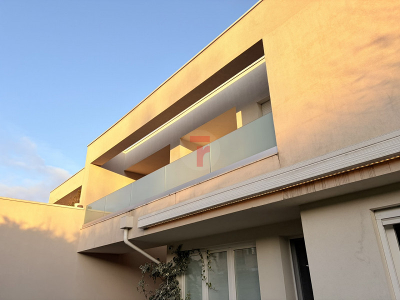 Padova - 

Proponiamo porzione di trifamiliare di recente costruzione (2016) in ottime condizioni...