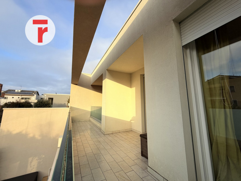 Noventa Padovana - A due passi da Padova, zona Camin e strategico a tangenziali, autostrade e zon...