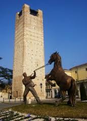 In vendita a Lonigo, in via Roma, un appartamento al piano terra  di 75 mq con ampio terrazzo est...