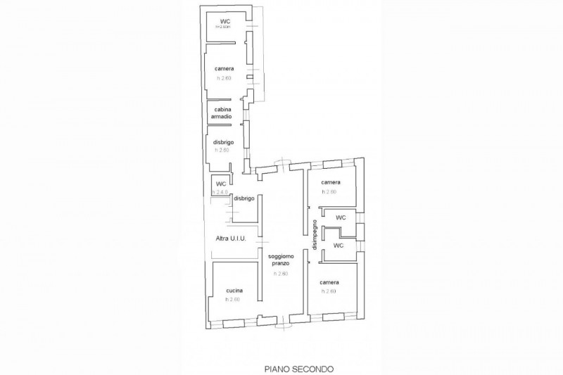 Nel cuore del centro storico, all’interno delle mura, sorge questa palazzina di nuova ristruttura...