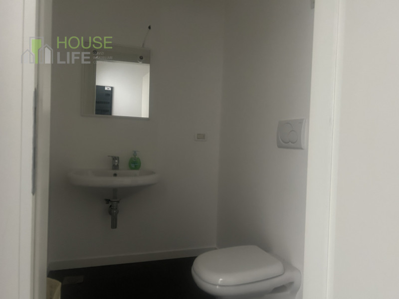 SCHIO: Luminoso UFFICIO di circa 84 mq in complesso direzionale, ubicato al piano primo e servito...