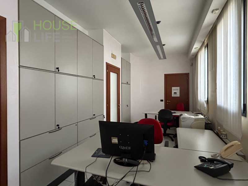 SCHIO-zona industriale: in affitto UFFICIO direzionale di mq 100 circa situato al piano terra, ri...