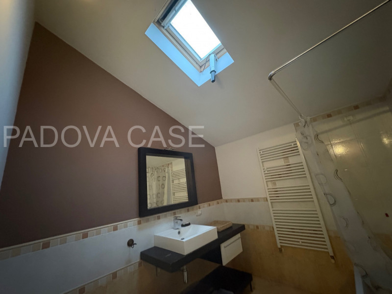 Legnaro: Ampio Duplex con Poggiolo – Ottime Condizioni

Proponiamo in vendita a Legnaro, in zona ...