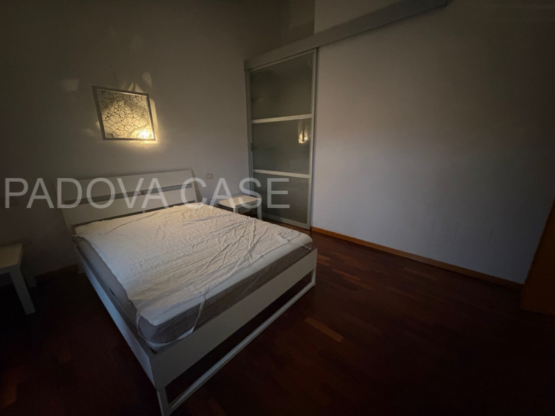 Legnaro: Ampio Duplex con Poggiolo – Ottime Condizioni

Proponiamo in vendita a Legnaro, in zona ...