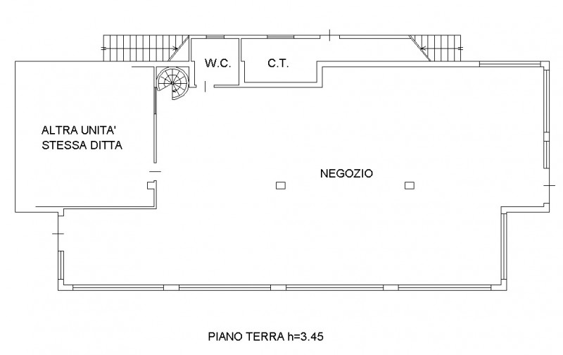 COMPOSIZIONE:
Proponiamo in vendita un interessante compendio immobiliare con spazio commerciale ...