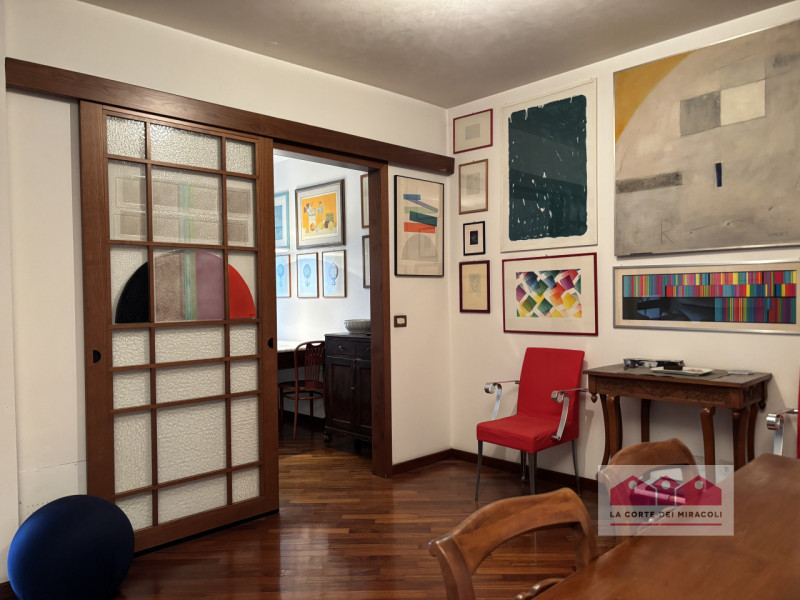 ZONA BANCHE: LUMINOSISSIMO TRICAMERE CON DUE TERRAZZE E GARAGE IN CONTESTO TRANQUILLO E BEN ABITA...