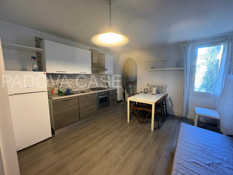 SOLO REFERENZIATI - ADATTO SOLO A COPPIA O SINGLE

nella rinomata zona Savonarola, all'interno de...