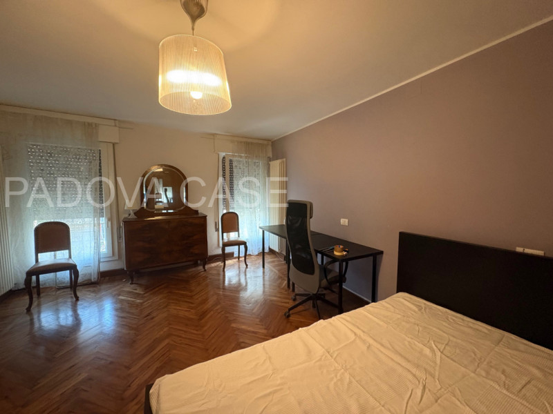 SOLO REFERENZIATI - ADATTO SOLO A COPPIA O SINGLE

nella rinomata zona Savonarola, all'interno de...