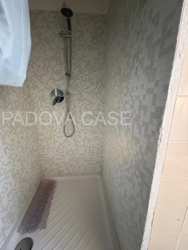 SOLO REFERENZIATI - ADATTO SOLO A COPPIA O SINGLE

nella rinomata zona Savonarola, all'interno de...