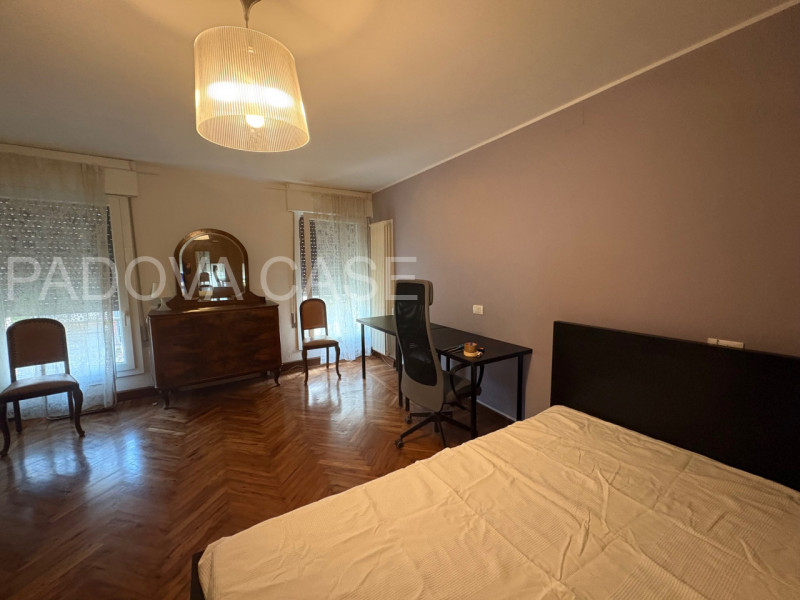 SOLO REFERENZIATI - ADATTO SOLO A COPPIA O SINGLE

nella rinomata zona Savonarola, all'interno de...