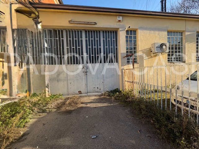 Porta Trento – Ampio complesso artigianale con potenzialità edificatoria

In zona Porta Trento, p...