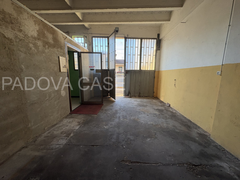 Porta Trento – Ampio complesso artigianale con potenzialità edificatoria

In zona Porta Trento, p...