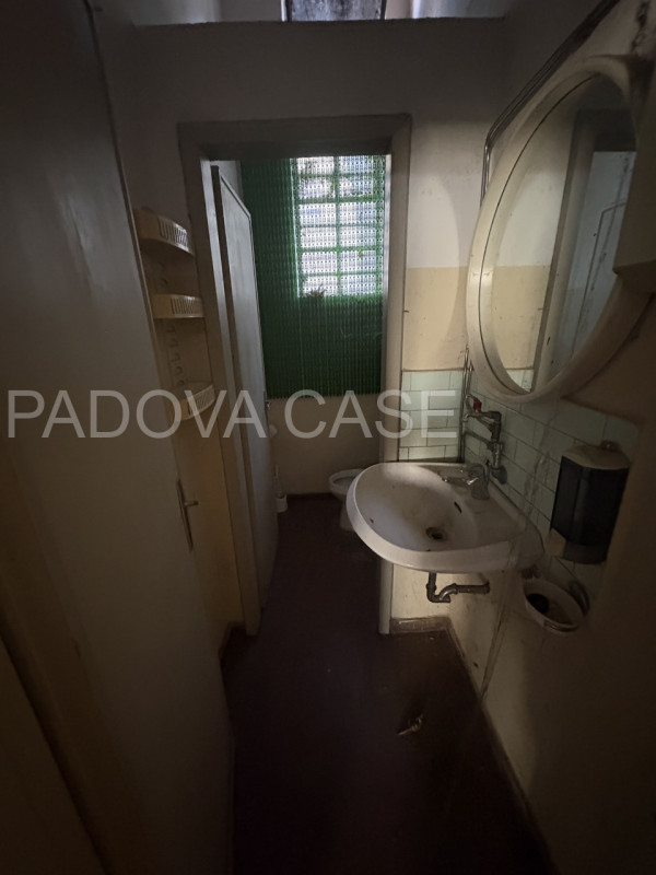 Porta Trento – Ampio complesso artigianale con potenzialità edificatoria

In zona Porta Trento, p...