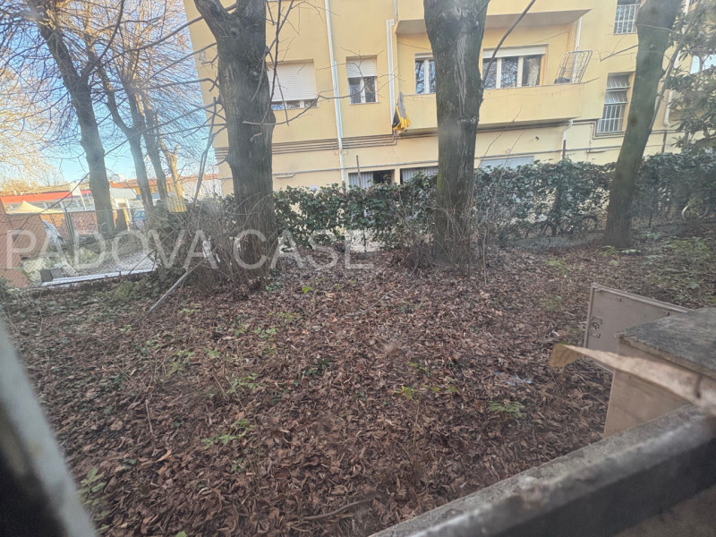 Porta Trento – Ampio complesso artigianale con potenzialità edificatoria

In zona Porta Trento, p...