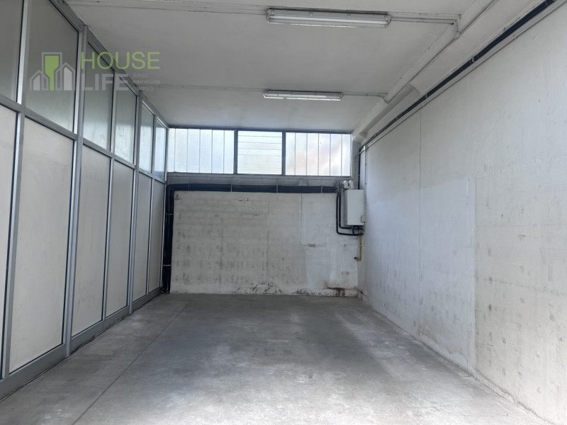 LUGO DI VICENZA: VENDIAMO CAPANNONE ARTIGIANALE / INDUSTRIALE AFFIANCATO da un lato di mq 650 cir...