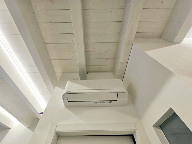 In centro a Este, proponiamo in affitto un moderno appartamento al piano terra, ideale per chi de...