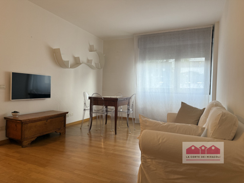 ZONA BANCHE: CURATO E LUMINOSO MINI APPARTAMENTO IN ZONA TRANQUILLA E BEN ABITATA, A RIDOSSO DELL...