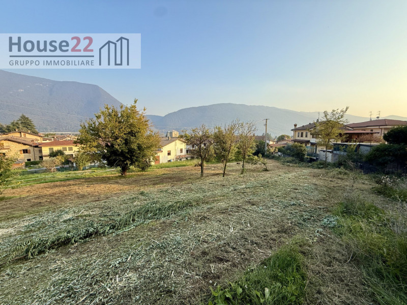 NAVE. BRESCIA. In zona residenziale tranquilla, lontana dai rumori del traffico, proponiamo in ve...