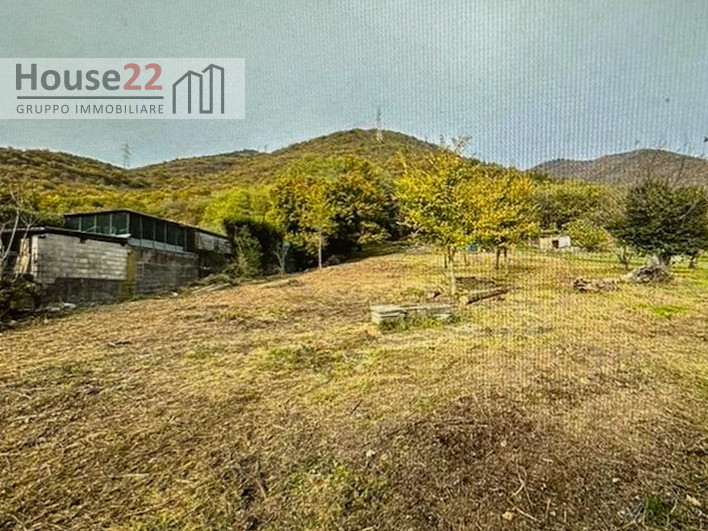 NAVE. BRESCIA. In zona residenziale tranquilla, lontana dai rumori del traffico, proponiamo in ve...