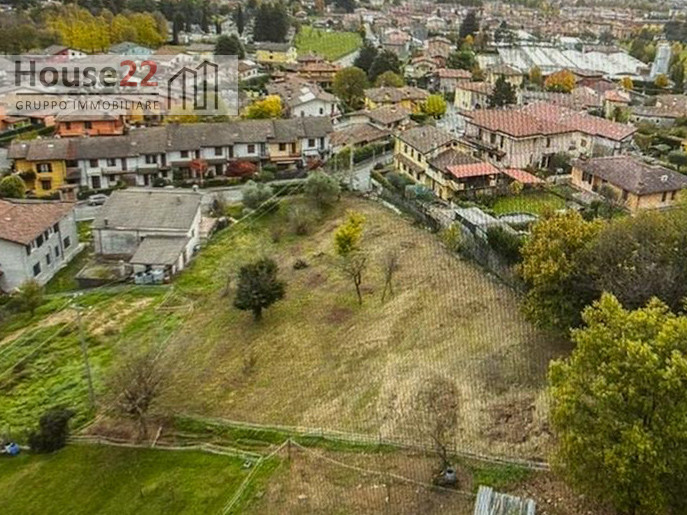 NAVE. BRESCIA. In zona residenziale tranquilla, lontana dai rumori del traffico, proponiamo in ve...